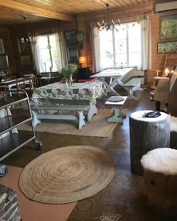 Paeivin Pirtti - Pirttikahvila Ja Bed & Breakfast Luosto